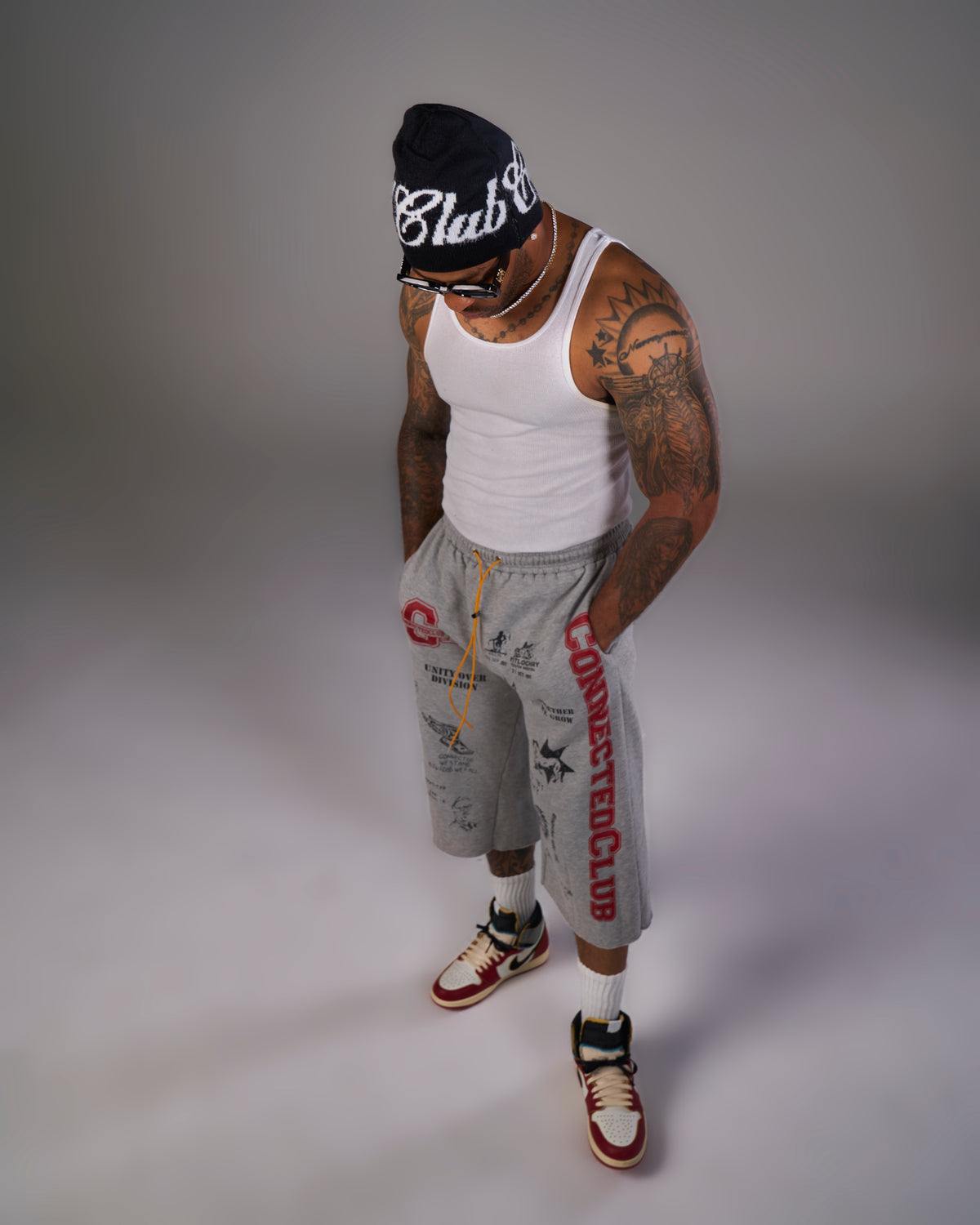 CONNECTED CLUB ARTSY CUT OFF SWEATPANTS