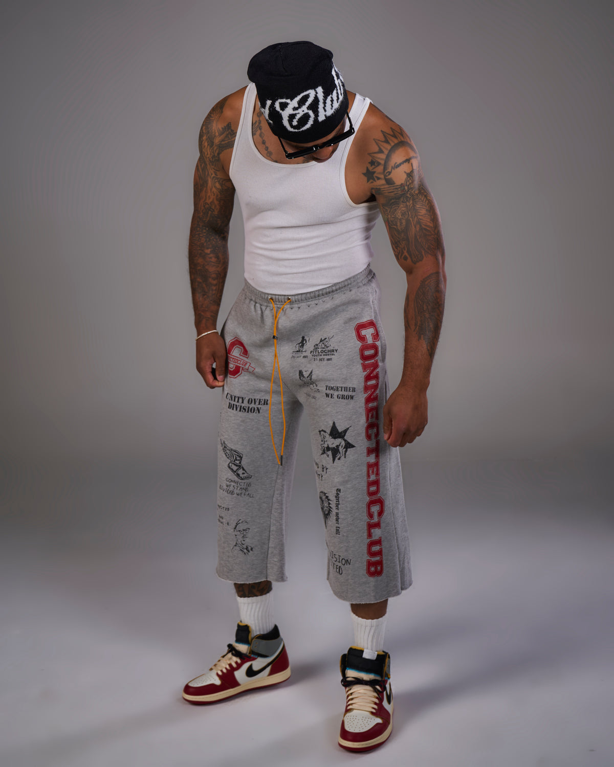 CONNECTED CLUB ARTSY CUT OFF SWEATPANTS